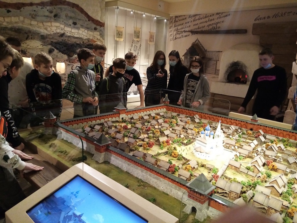 Учащиеся 6 В класса МБОУ «ЦО №21» города Тулы посетили музей «Тульский кремль»