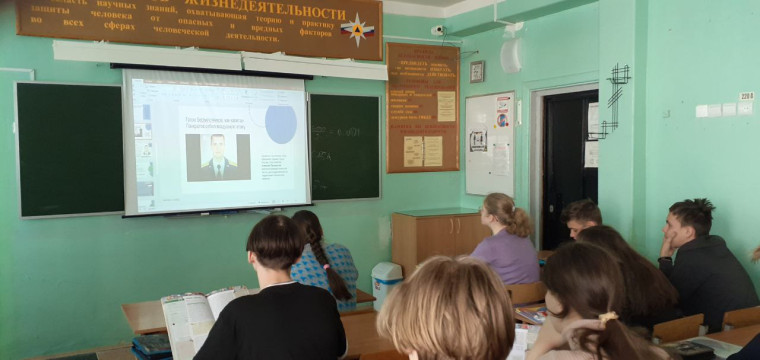 4-11 апреля - уроки «Герои нашего времени», «Антироссийские санкции и их влияние на отечественную экономику».