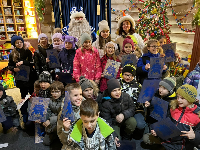 Учащиеся 2 В класса посетили Московскую усадьбу Деда Мороза.
